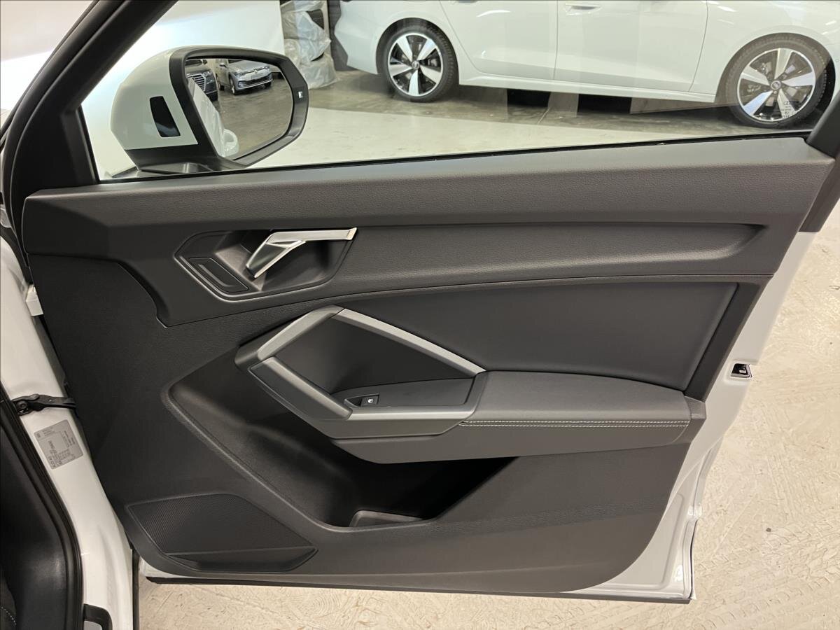 Audi Q3 SUV / Terénní 1,5 l 110 kw