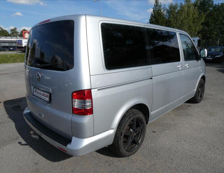 Volkswagen Caravelle 9