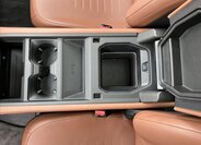 Land Rover Defender SUV / Terénní 4,4 l 467 kw