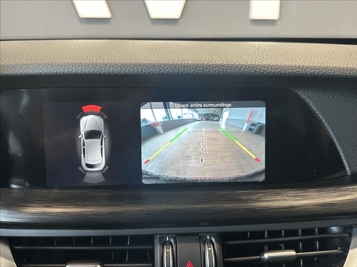 Alfa Romeo Stelvio SUV / Terénní 2,1 l 154 kw