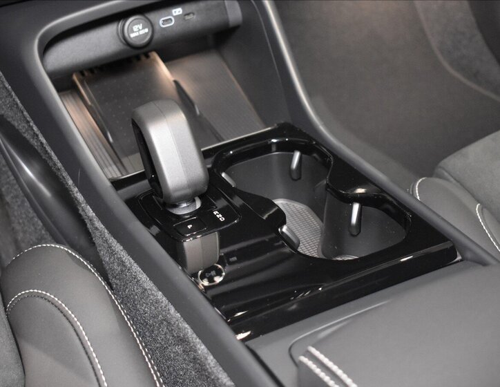 Volvo EC40 SUV / Terénní 0,0 185 kw