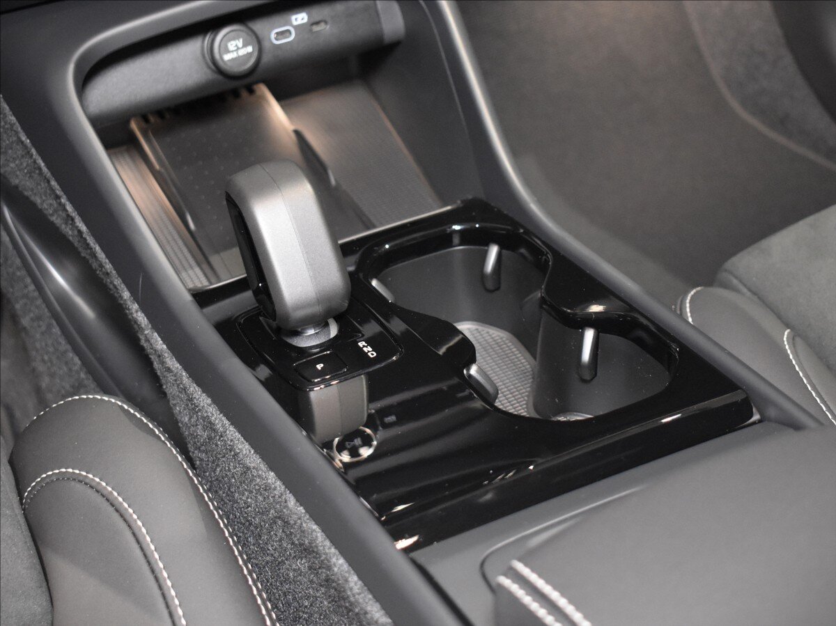 Volvo EC40 SUV / Terénní 0,0 185 kw