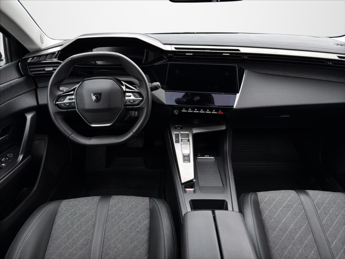 Peugeot 408 Liftback 1,2 l 96 kw