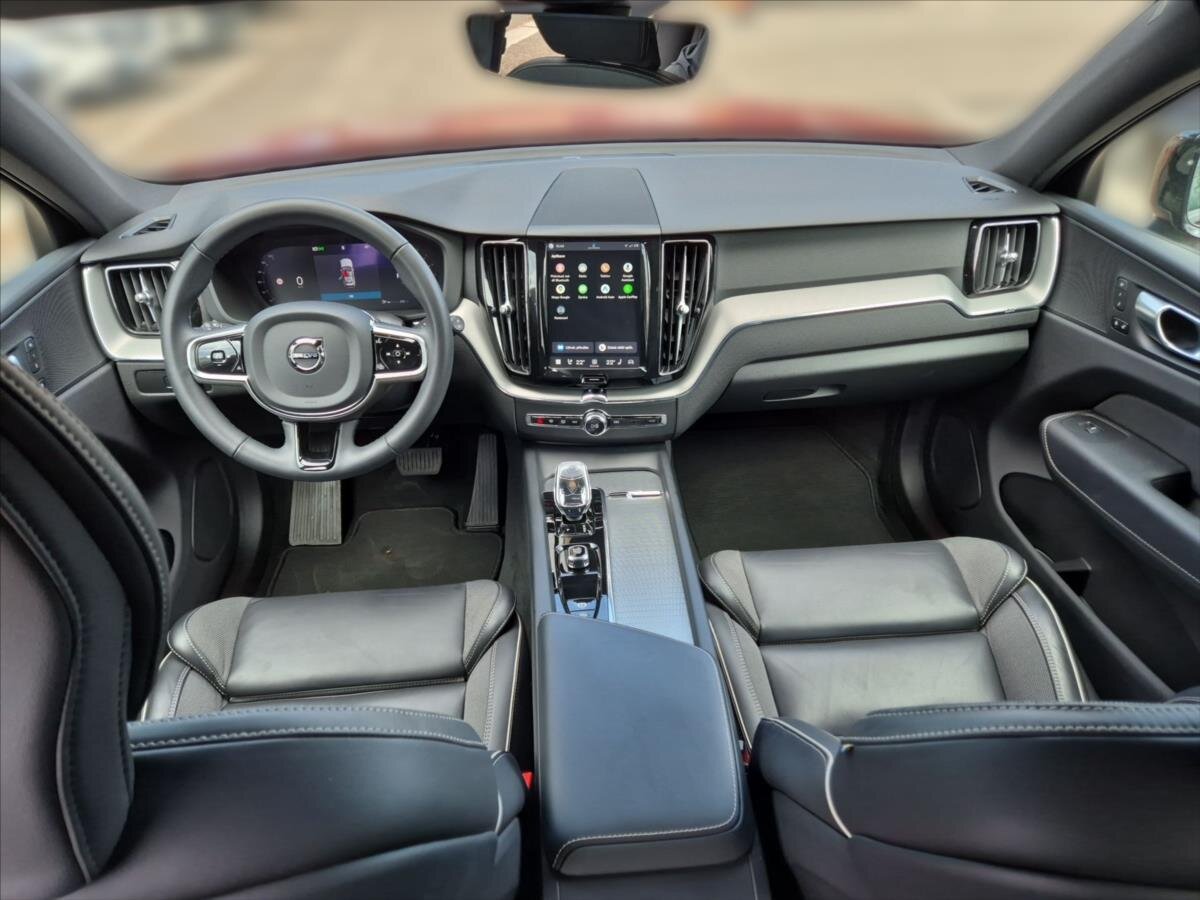 Volvo XC60 SUV / Terénní 2,0 l 145 kw