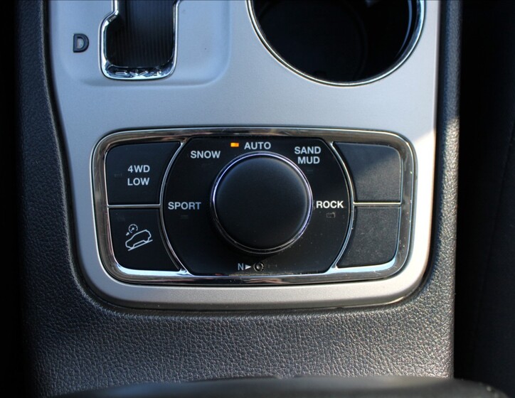 Jeep Grand Cherokee 16