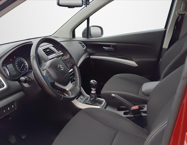 Suzuki SX4 S-Cross 17
