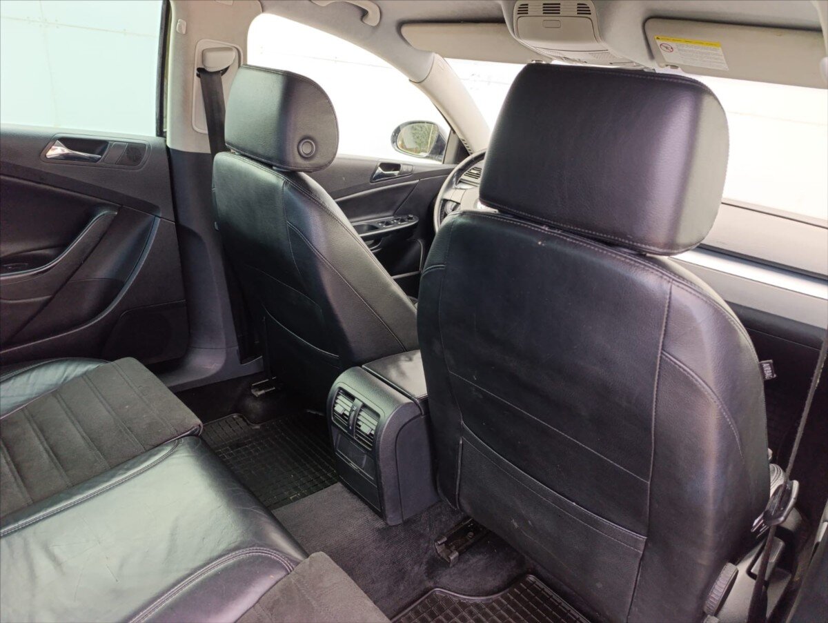 Volkswagen Passat Sedan 2,0 l 103 kw