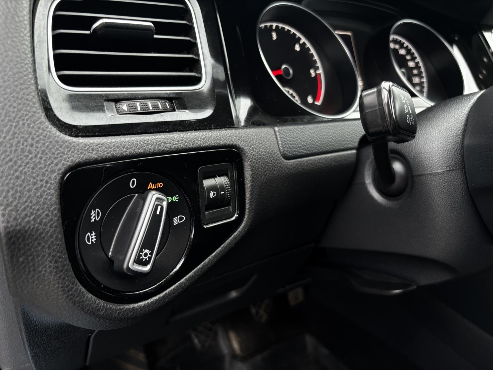 Volkswagen Golf Kombi 1,6 l 77 kw