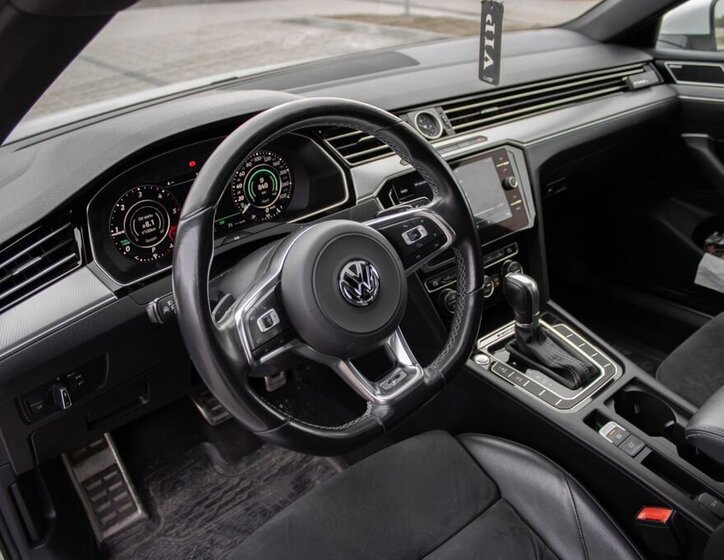 Volkswagen Arteon Sedan / Limuzína 2,0 l 176 kw