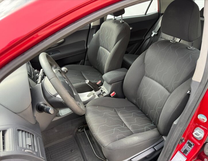 Toyota Auris Hatchback 1,3 l 73 kw