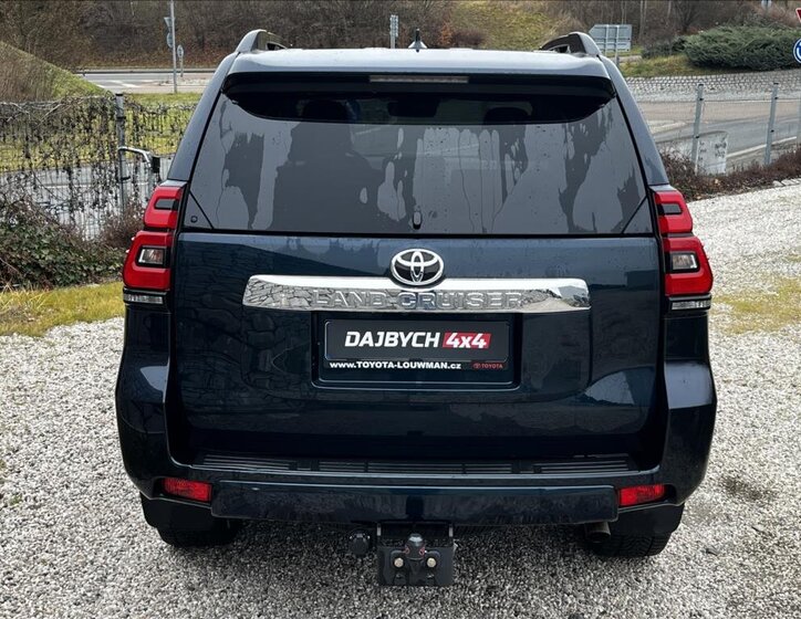 Toyota Land Cruiser 6