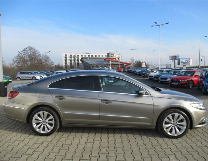 Volkswagen CC 8