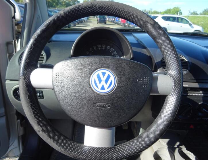 Volkswagen New Beetle 17