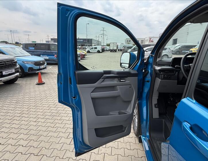 Ford Tourneo Custom 18