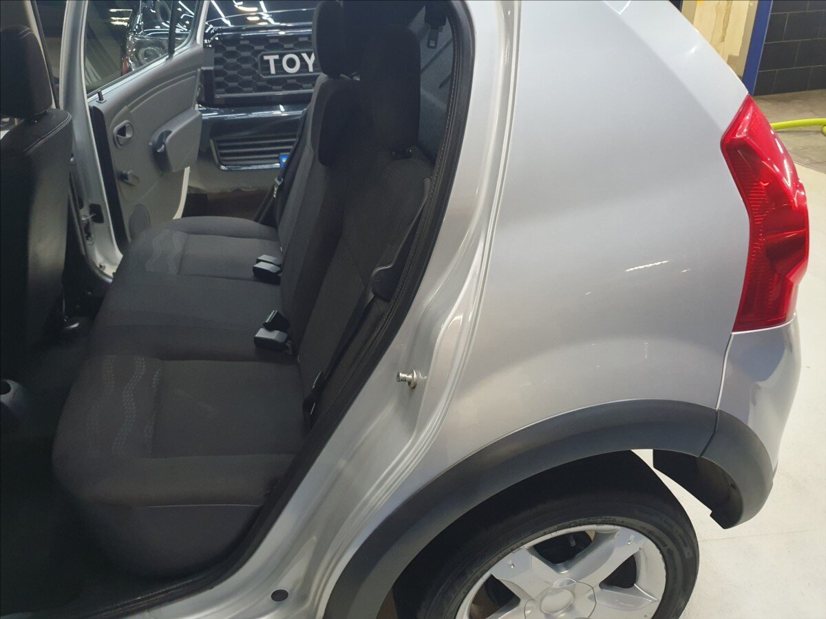 Dacia Sandero Hatchback 1,6 l 62 kw