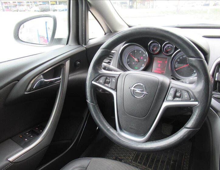 Opel Astra Kombi 2,0 l 121 kw