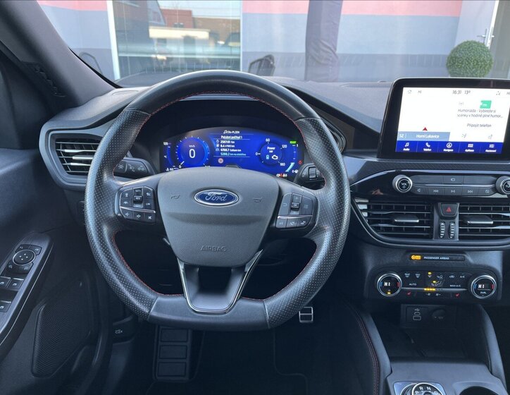 Ford Kuga SUV / Terénní 2,5 l 165 kw