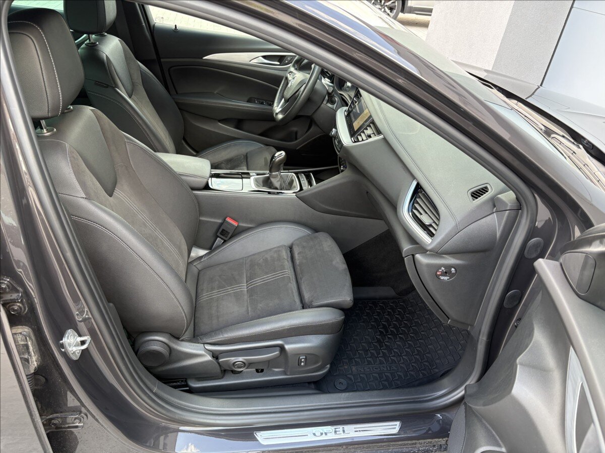 Opel Insignia Hatchback 2,0 l 128 kw