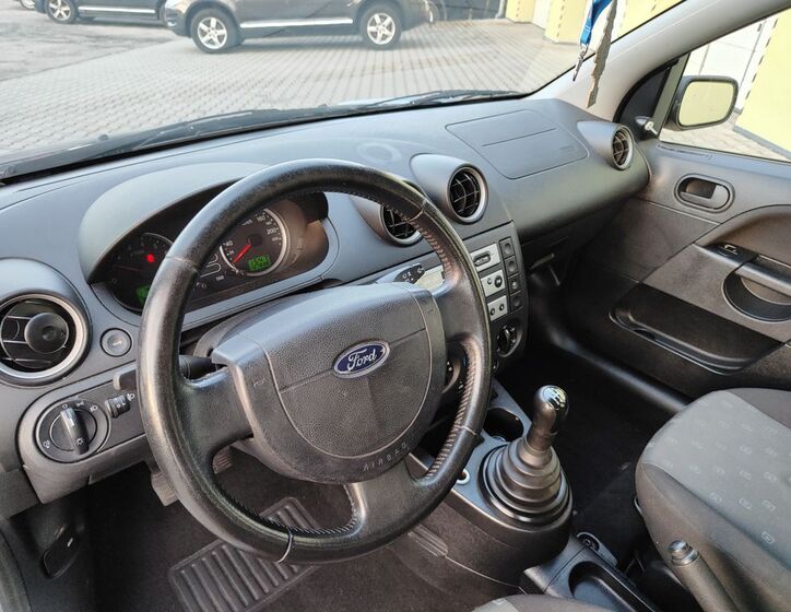 Ford Fiesta 14