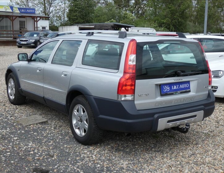 Volvo XC70 Kombi 2,4 l 136 kw