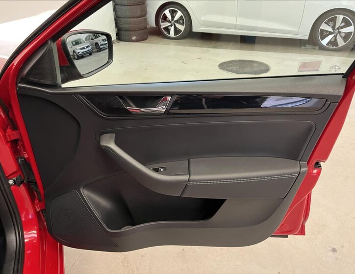 Škoda Rapid Liftback 999,0 81 kw