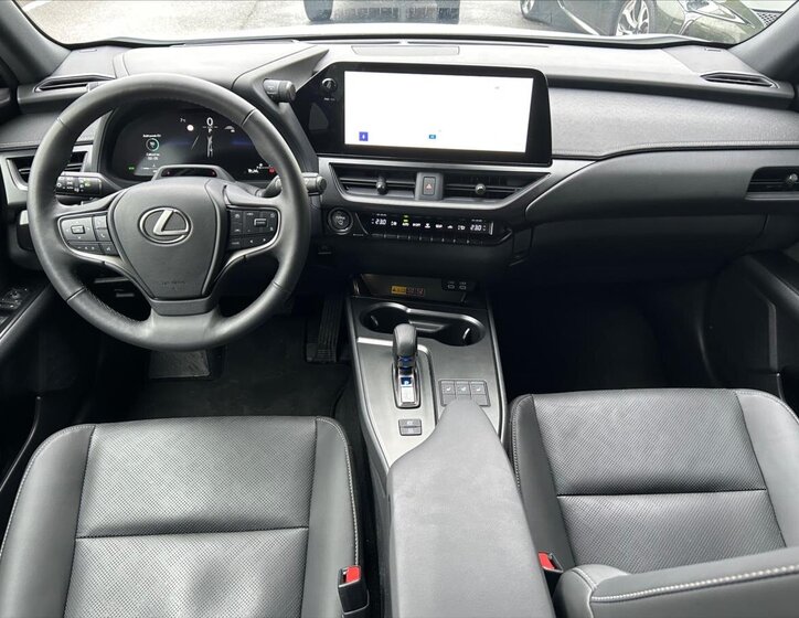 Lexus UX 300h SUV / Terénní 2,0 l 146 kw