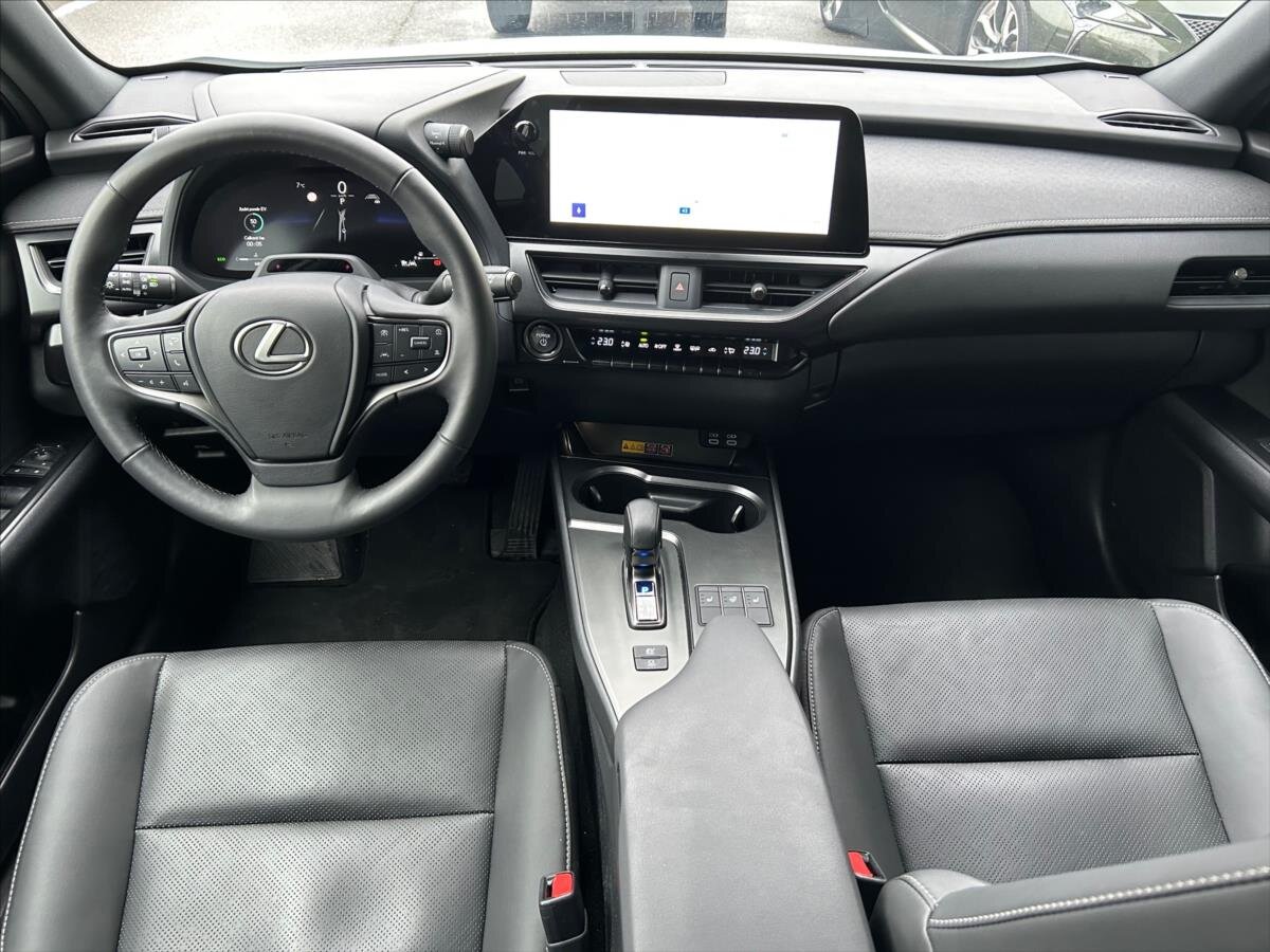 Lexus UX 300h SUV / Terénní 2,0 l 146 kw