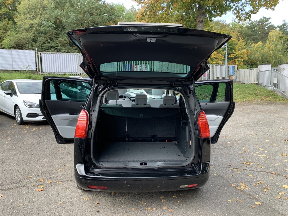 Peugeot 5008 MPV 2,0 l 120 kw