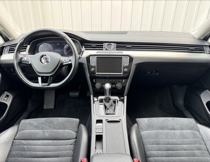 Volkswagen Passat 25