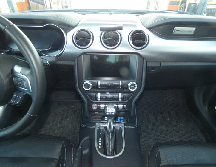 Ford Mustang Kupé 5,0 l 330 kw