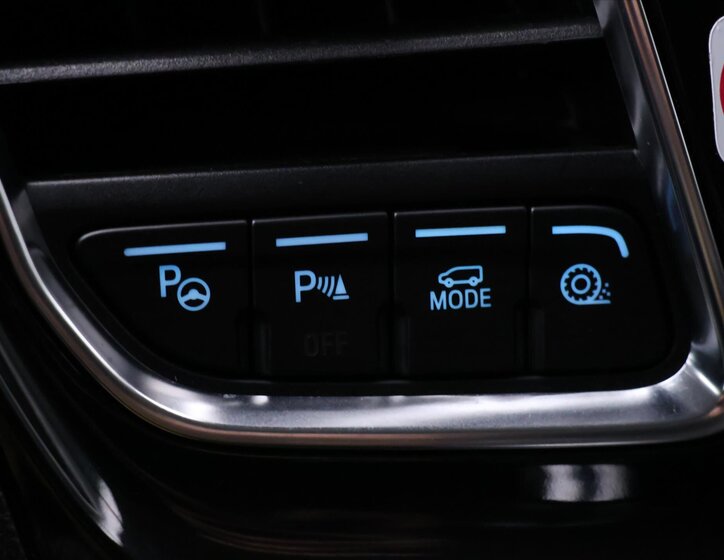 Ford Tourneo Custom 24