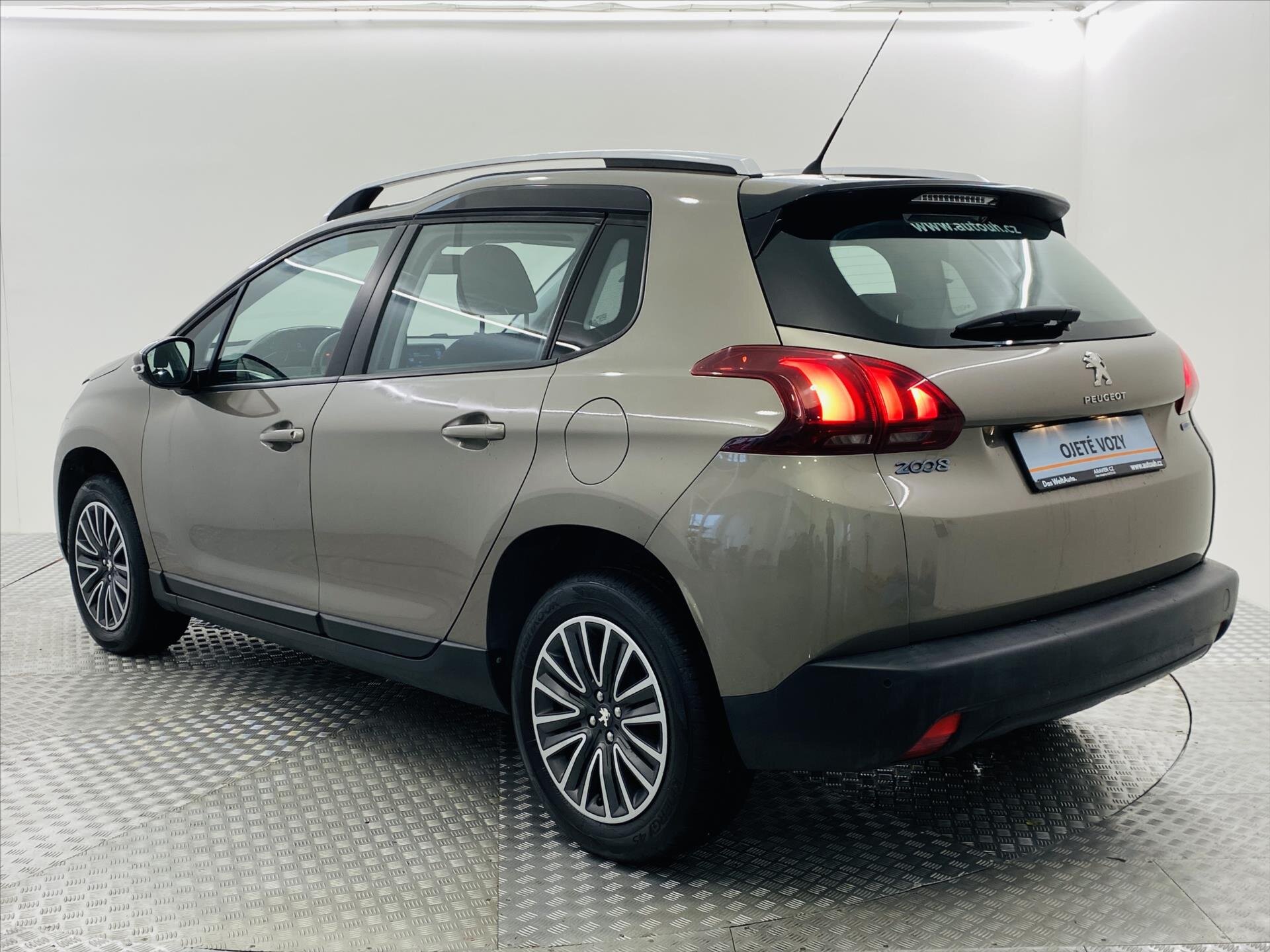 Peugeot 2008 Hatchback 1,2 l 60 kw