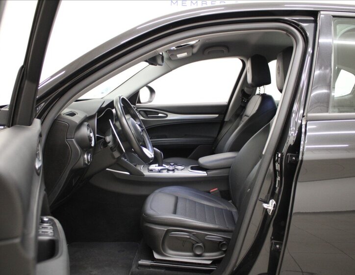 Alfa Romeo Stelvio SUV / Terénní 2,1 l 140 kw