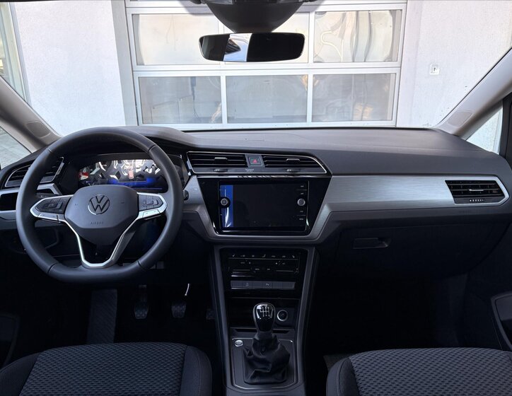 Volkswagen Touran MPV 1,5 l 110 kw