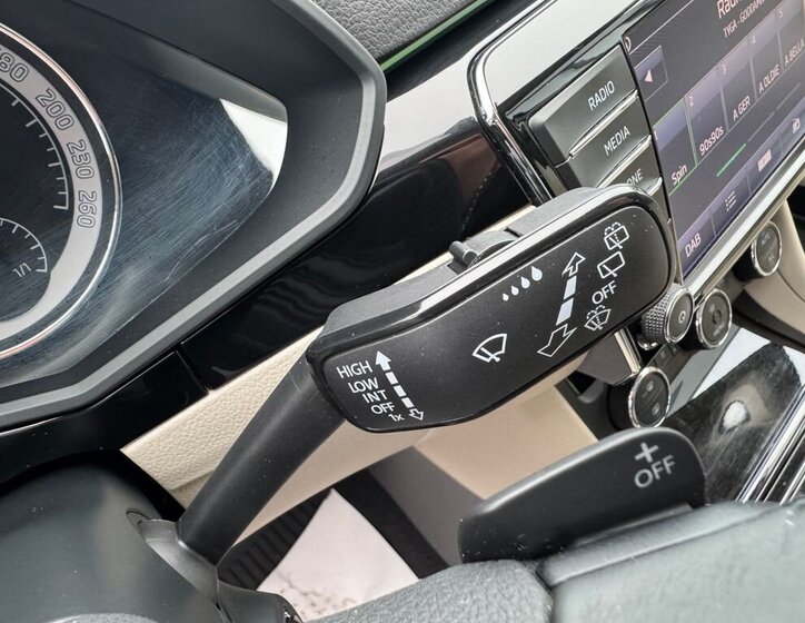 Škoda Superb Kombi 1,8 l 132 kw