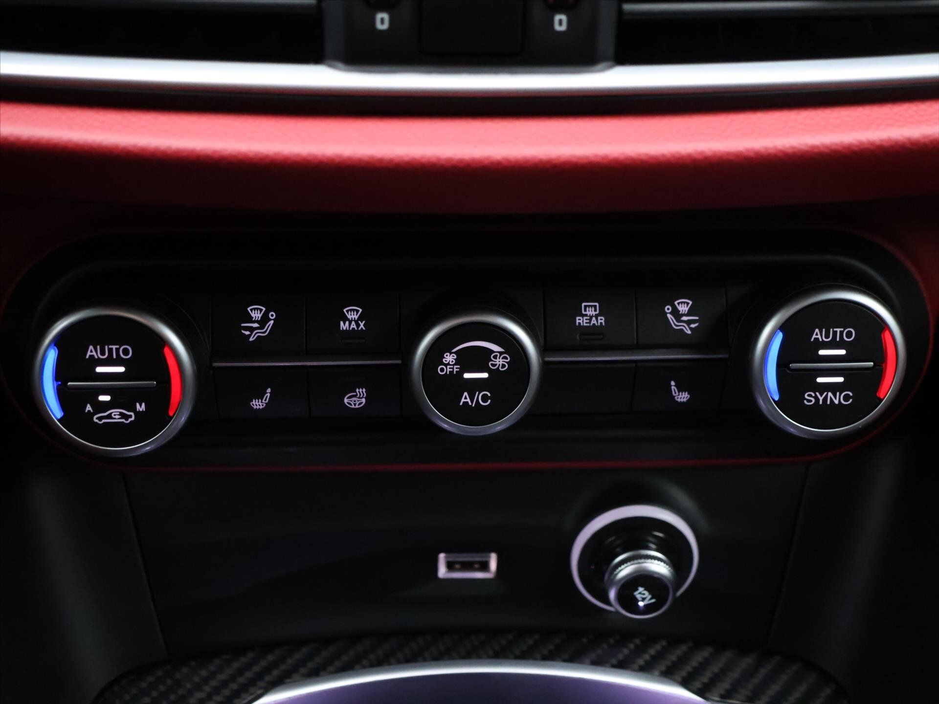 Alfa Romeo Stelvio SUV / Terénní 2,9 l 375 kw