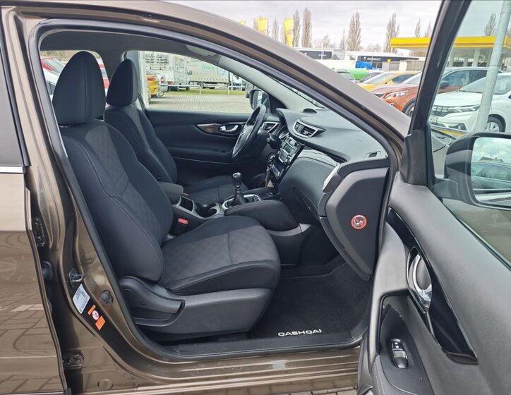 Nissan Qashqai SUV / Terénní 1,2 l 85 kw
