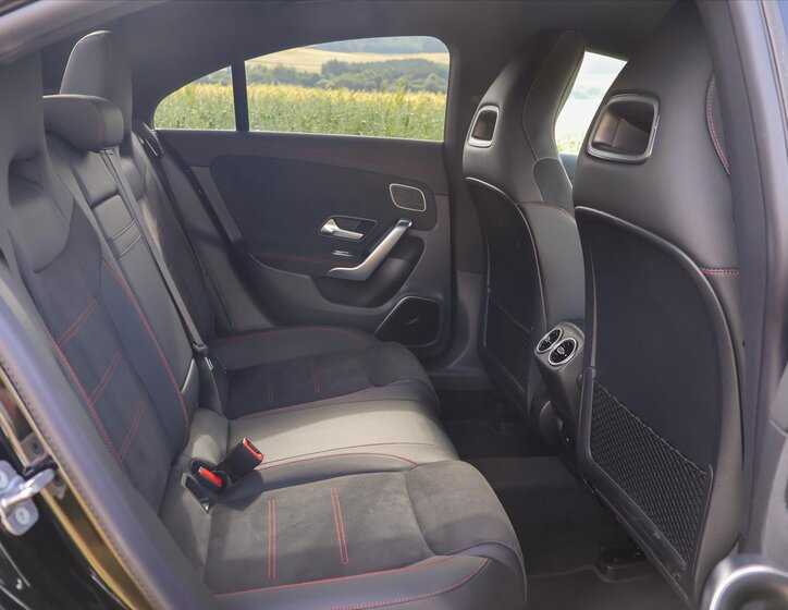 Mercedes-Benz CLA Kupé 1,3 l 120 kw