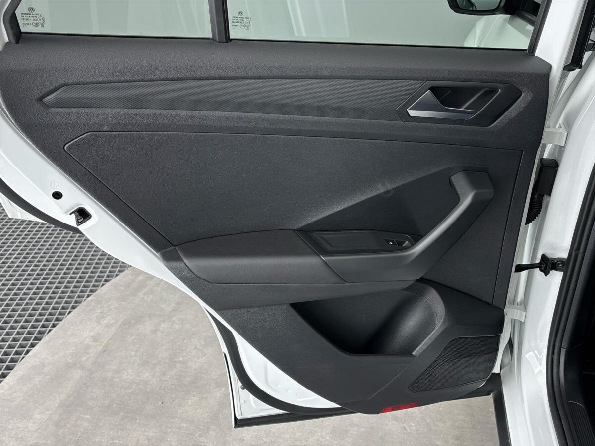 Volkswagen T-Roc SUV / Terénní 2,0 l 221 kw