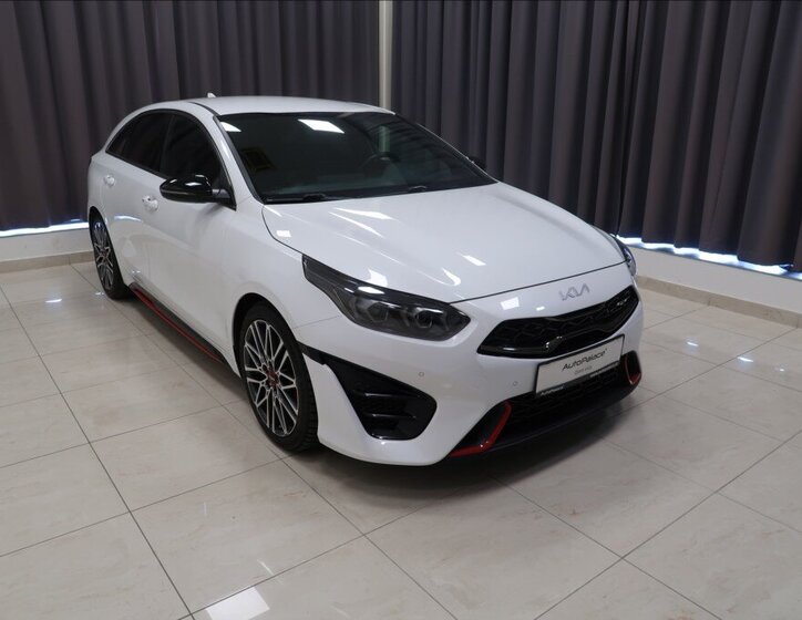 KIA ProCeed Kombi 1,6 l 150 kw