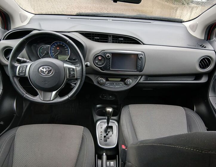 Toyota Yaris 16