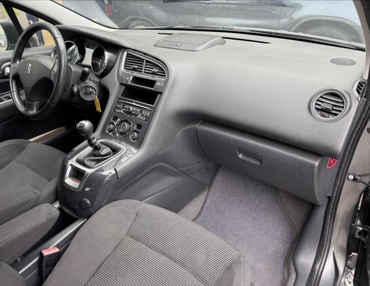 Peugeot 5008 29