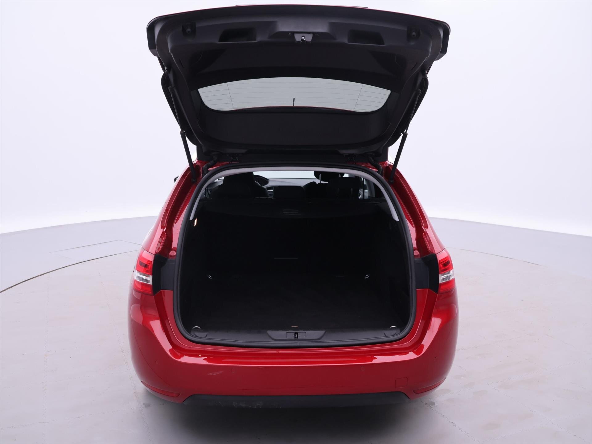 Peugeot 308 Kombi 1,2 l 96 kw