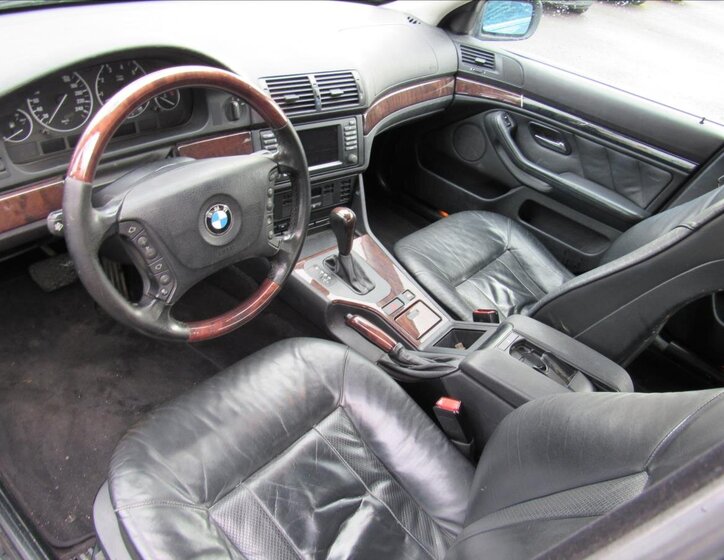 BMW Řada 5 Sedan / Limuzína 2,5 l 141 kw