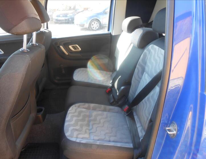 Škoda Roomster 16