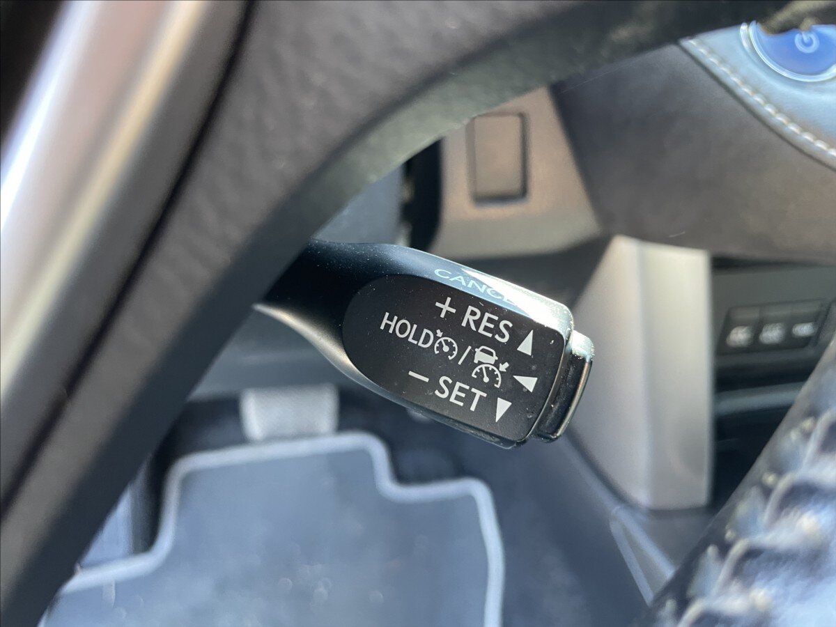 Toyota RAV4 SUV / Terénní 2,5 l 145 kw