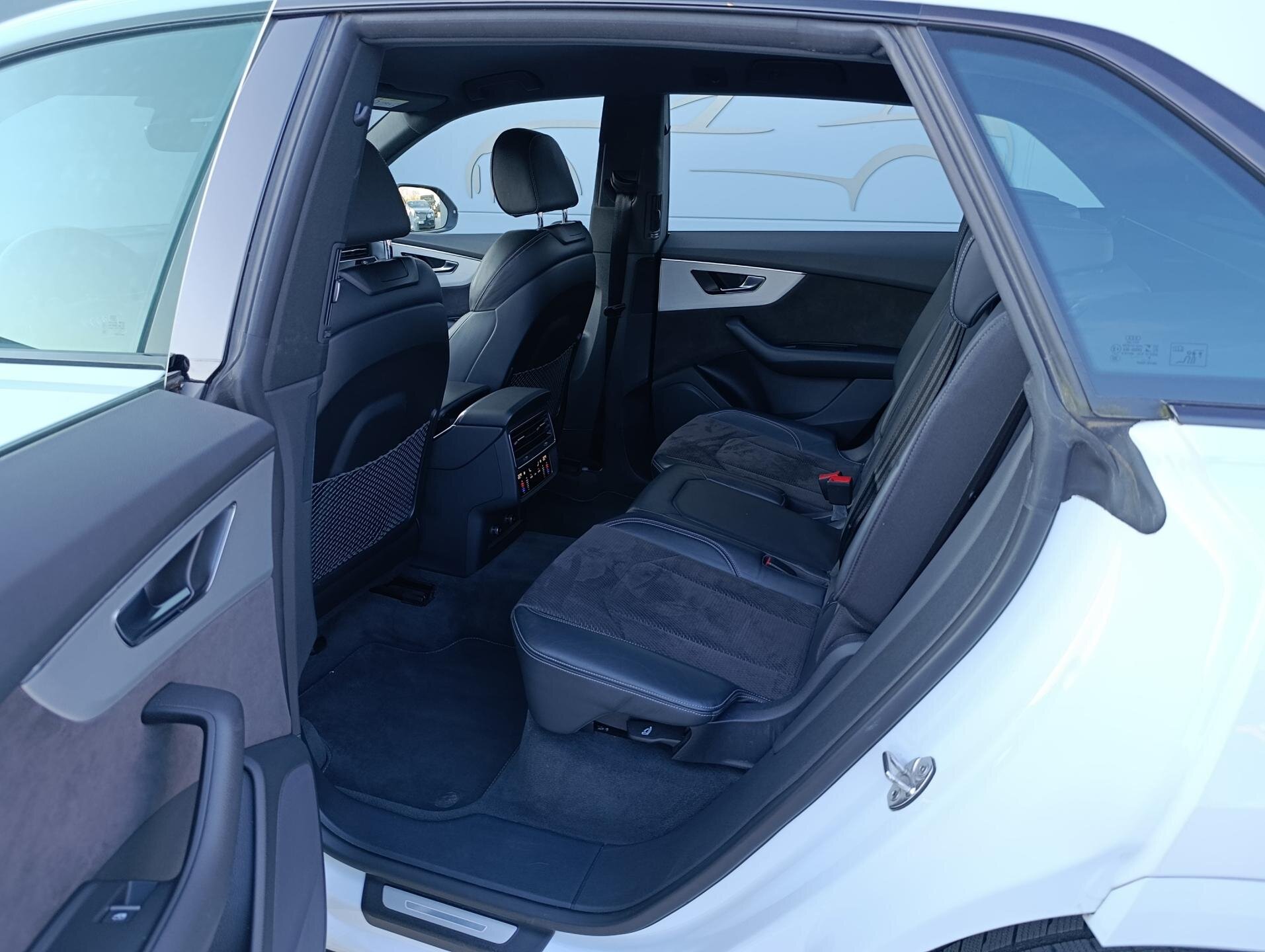 Audi Q8 SUV / Terénní 3,0 l 210 kw