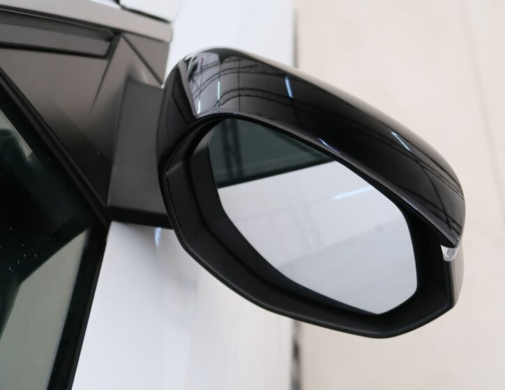 Peugeot 5008 SUV 1,2 l 100 kw