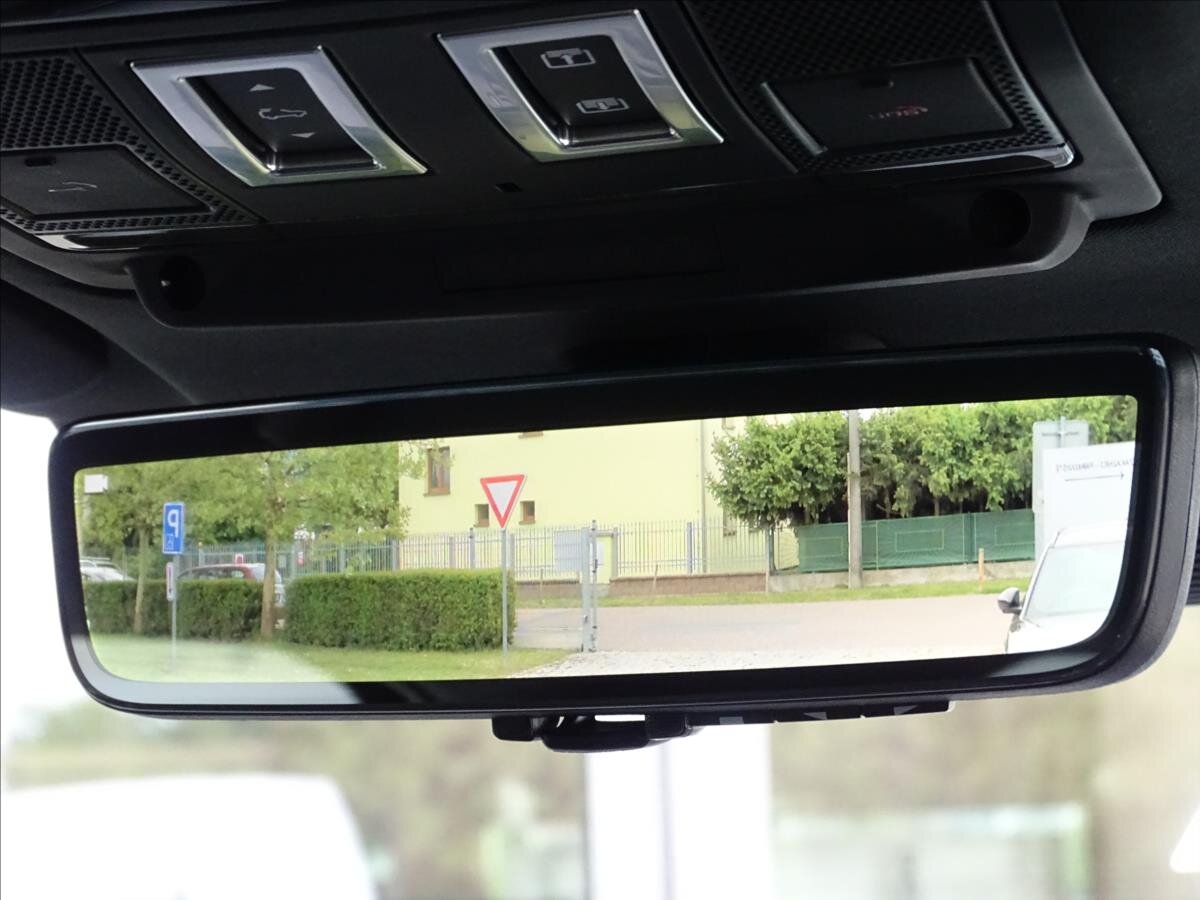 Land Rover Defender SUV 5,0 l 313 kw