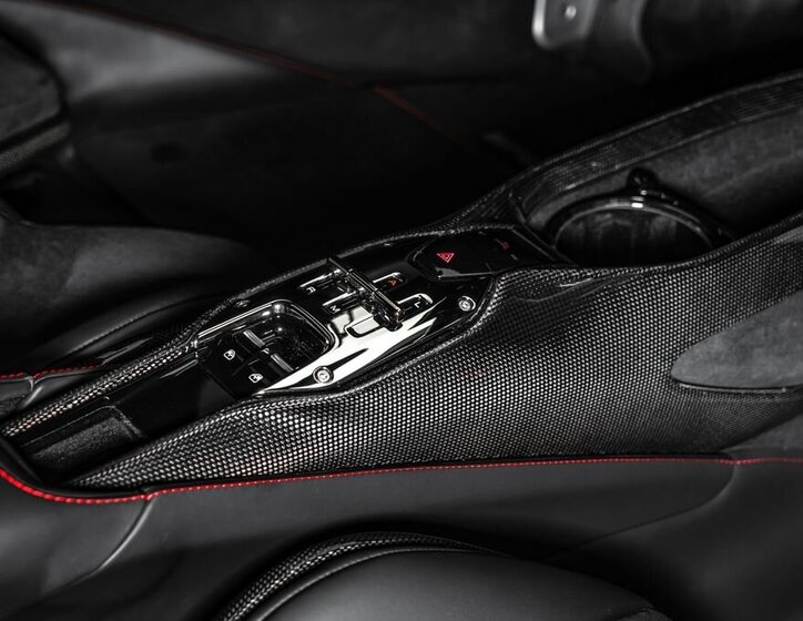 Ferrari SF90 Kupé 4,0 l 574 kw